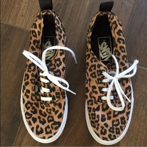 Vans - Lace Up Cheetah Classics size 6